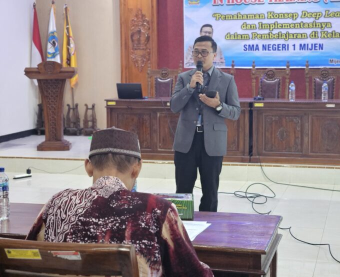 Pemahaman Deep Learning dan Implementasinya dalam Pembelajaran di Kelas Oleh Dr. Muhammad Syaipul Hayat, M.Pd.