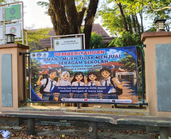 LARANGAN PENJUALAN SERAGAM SEKOLAH